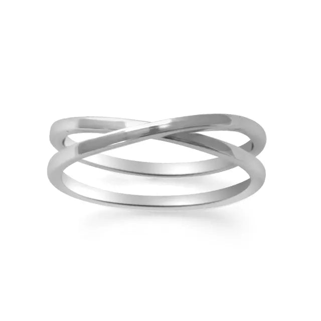 Eleganter Manuela Carl Ring aus Silber 925 mit filigranem, überkreuztem Design. Erhältlich bei Bendixen-Braun – dein Juwelier in Augsburg.