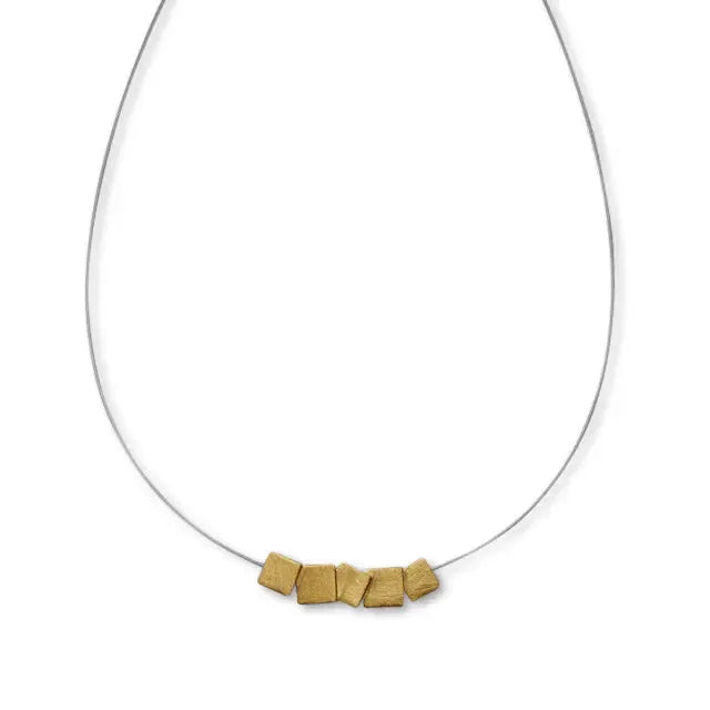 Manuela Carl Kette Silber eismatt vergoldet mit geometrischen Anhängern. Eleganter Halsschmuck erhältlich bei Bendixen-Braun, deinem Juwelier in Augsburg.