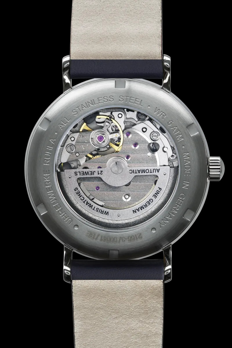 Rückseite der Bauhaus Herrenuhr Automatik mit Sichtboden. Hochwertiges Edelstahlgehäuse und präzises Uhrwerk, verfügbar bei Bendixen-Braun.