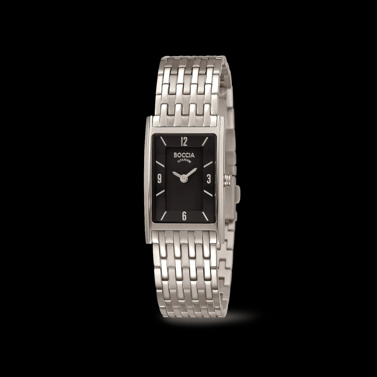 Boccia Titan Quarz Damenuhr rechteckig mit schwarzem Zifferblatt und silbernem Titanarmband. Elegante Uhr bei Bendixen-Braun erhältlich.