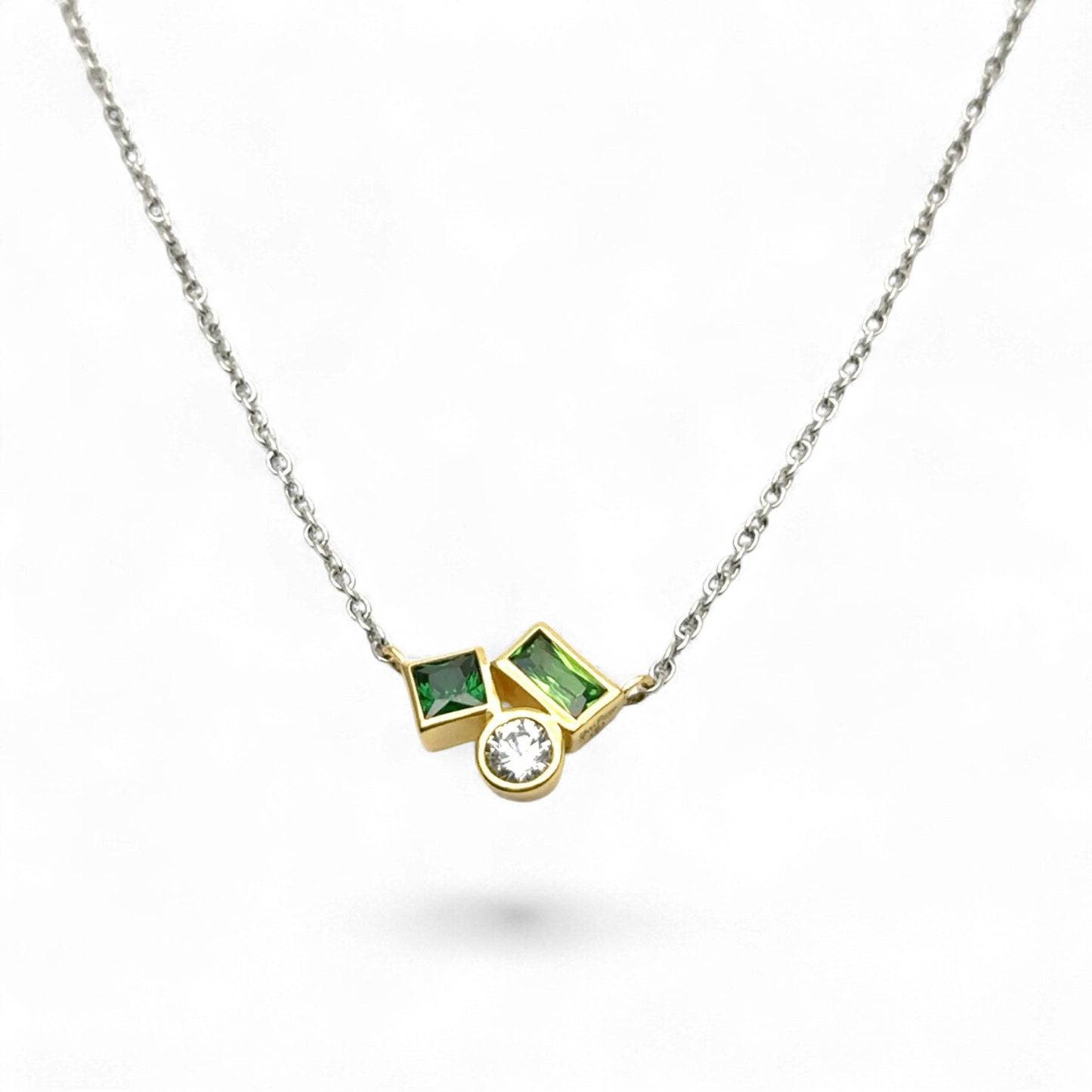 Yvette Ries Kette aus 925er Silber mit funkelndem Zirkonia – ein zartes Highlight für jeden Tag, erhältlich bei Bendixen-Braun, Deinem Juwelier für Schmuck in Augsburg.