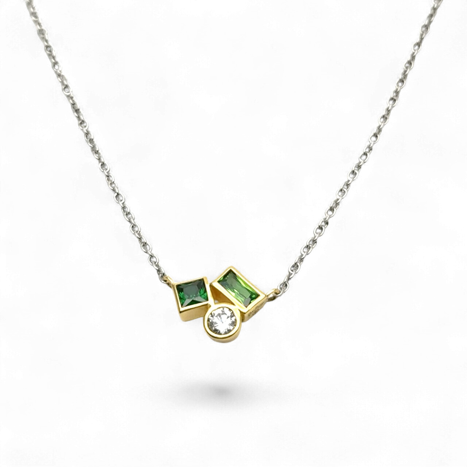Yvette Ries Kette aus 925er Silber mit funkelndem Zirkonia – ein zartes Highlight für jeden Tag, erhältlich bei Bendixen-Braun, Deinem Juwelier für Schmuck in Augsburg.