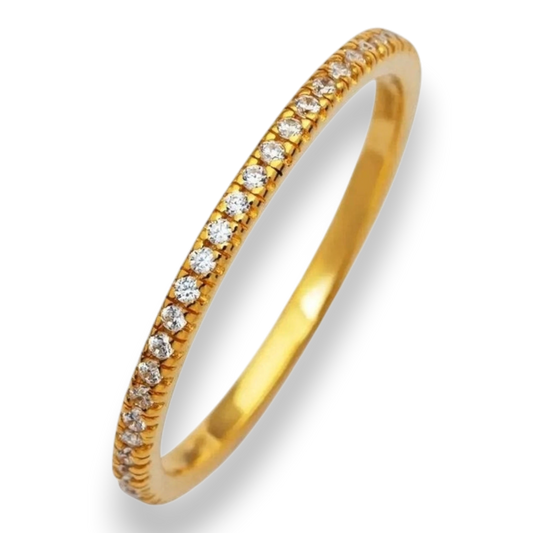 Eleganter Manuela Carl Ring aus Silber, vergoldet und mit funkelnden Zirkonia besetzt. Erhältlich bei Bendixen-Braun – dein Juwelier in Augsburg.