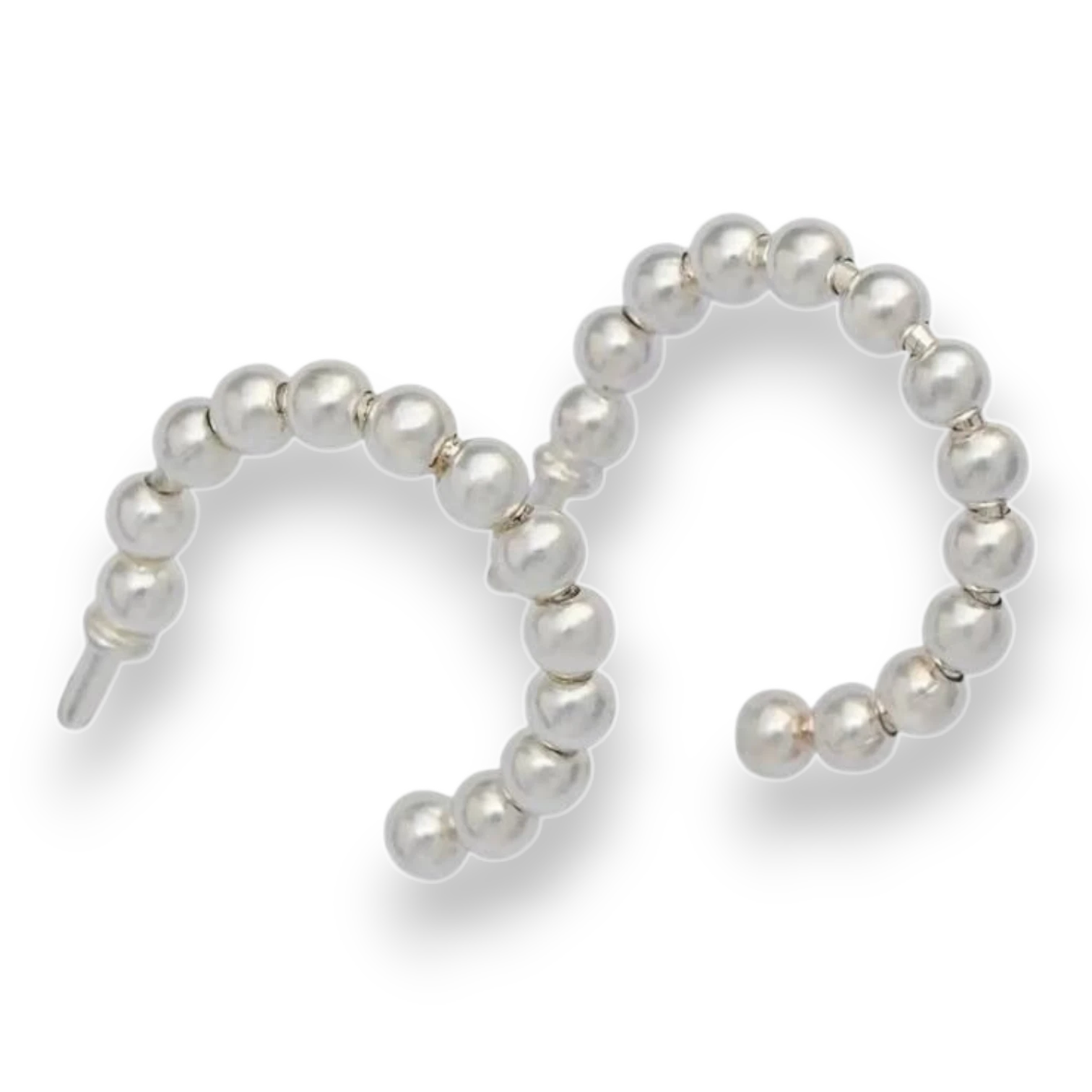 Manuela Carl Ohrstecker Silber rhodiniert mit filigranem Perlendetail. Eleganter Schmuck bei Bendixen-Braun – ideal für besondere Anlässe.
