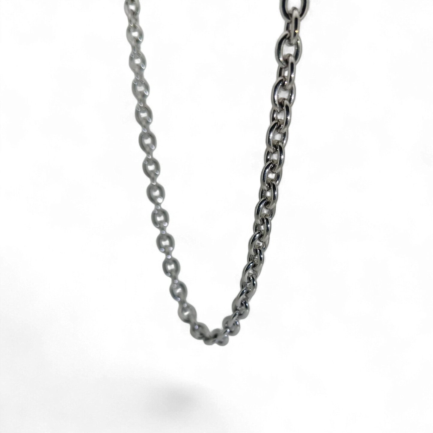 Bendixen-Braun rhodium-plated sterling silver chain with large links and spring ring clasp, 48cm length.
