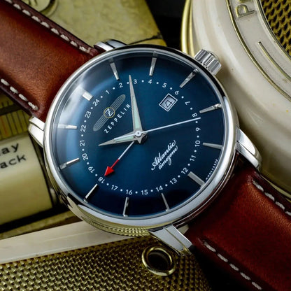 Zeppelin Herrenuhr-Quarz Silber mit Lederband.